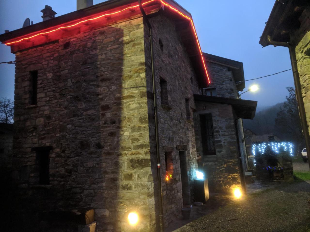 Albergo Diffuso Casa Delle Favole Ferriere Exteriér fotografie